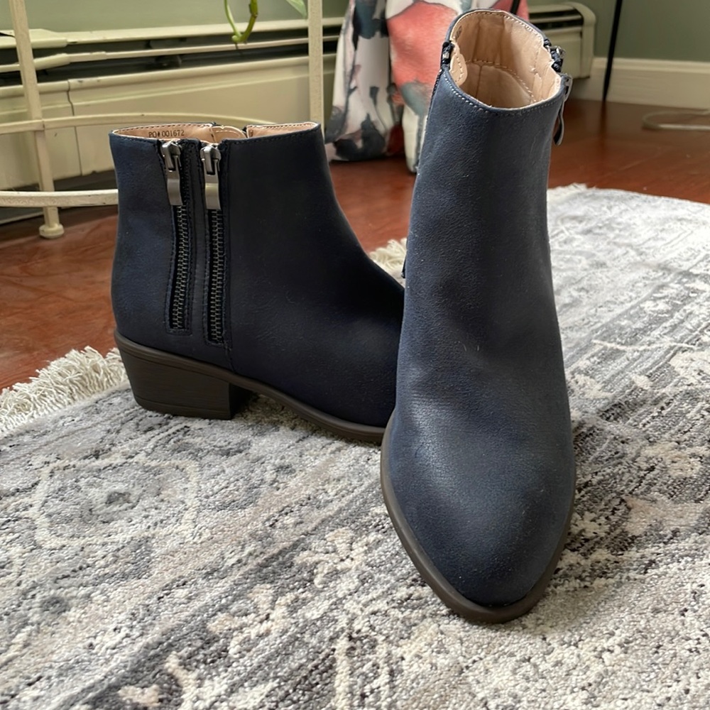 ✨NEW✨ Journee Blue Booties Size 7